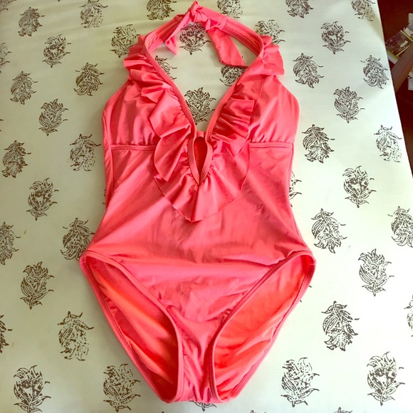 Kenneth Cole Reaction Other - Gorgeous V-Neck Coral Suit sz M Kenneth Cole Reaction Other - Gorgeous V-Neck Coral Suit sz M
